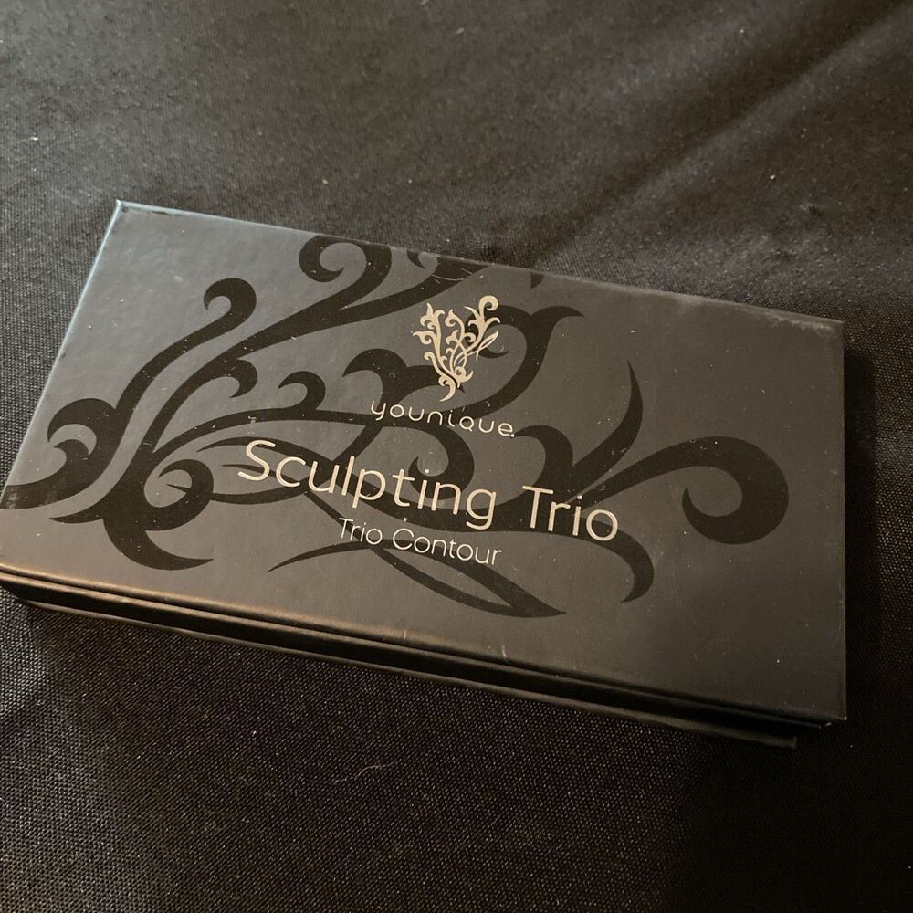 Younique Sculpting Trio Contour - Light Shade, Illuminating, 0.37 oz/10.5 g